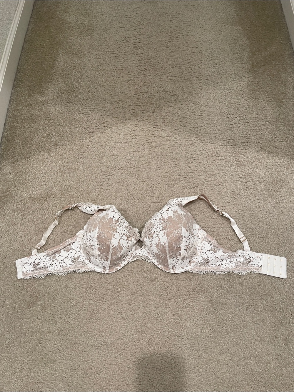 Preowned ThirdLove Bra white lace 34G